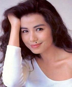 钟楚红明星,风情万种的电影女神，香港影坛的永恒传奇