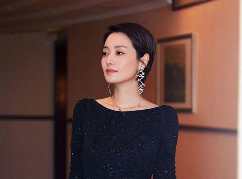 马伊俐后老公照片,与神秘男士甜蜜同框，幸福生活再续篇章