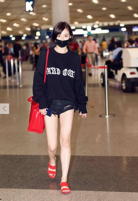 母亲丝袜美腿图片,母亲优雅风采的绝美演绎